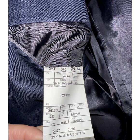 Jos. A. Bank Signature Collection Mens Navy 100% Wool Blazer 36 RG - Picture 3 of 4